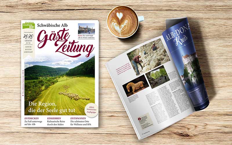 Titelseite und aufgeschlagenes Magazin Gästezeitung Schwäbische Alb